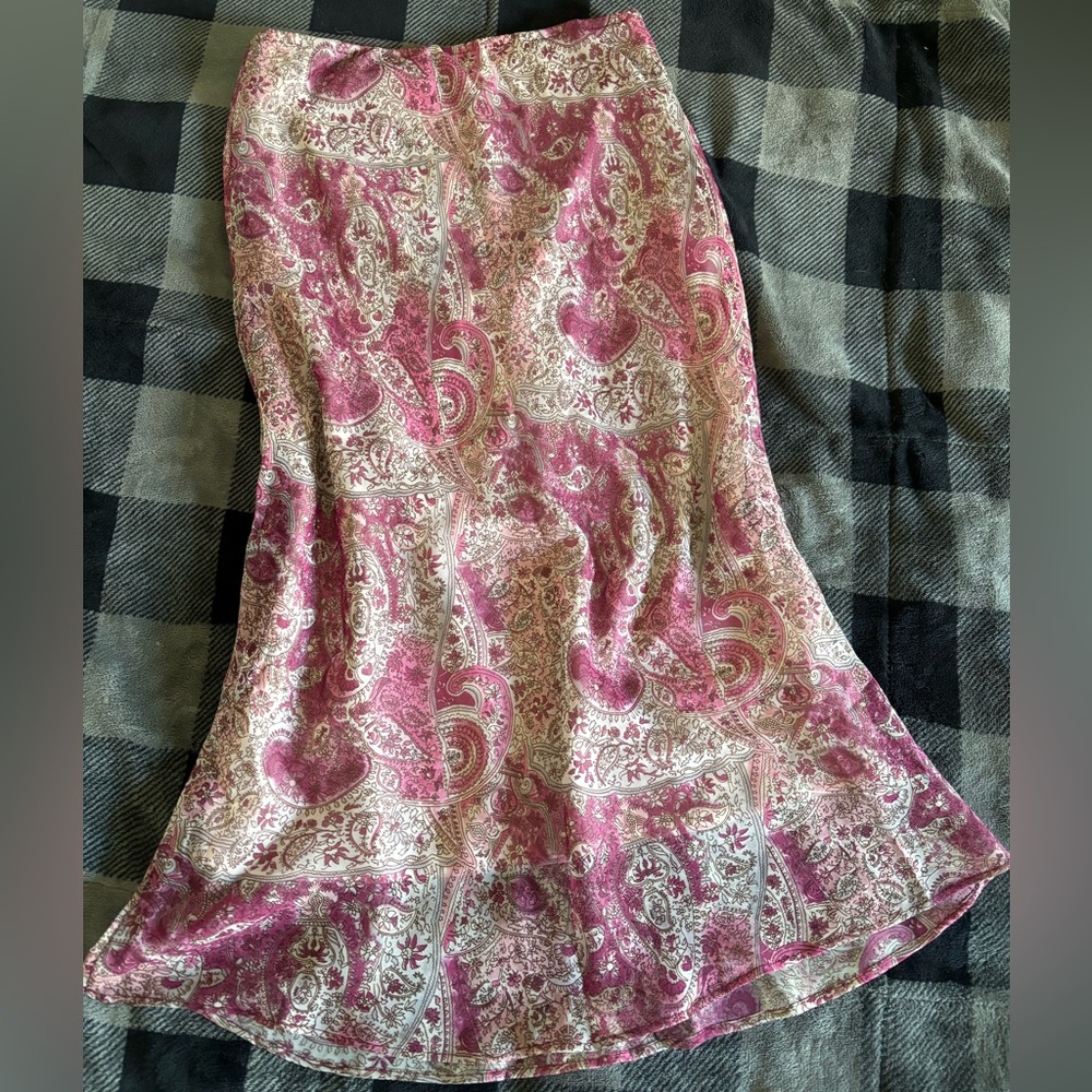 SOLD!! 🚫🚫🚫 Y2K Midi Paisley Skirt